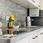 Edelstein Pensión 3*