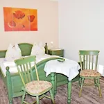 Edelstein 3*