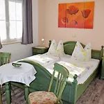 Pensión Edelstein 3*