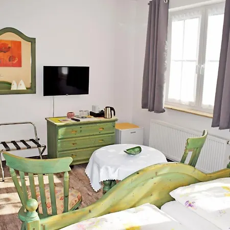 Edelstein بيت ضيافة